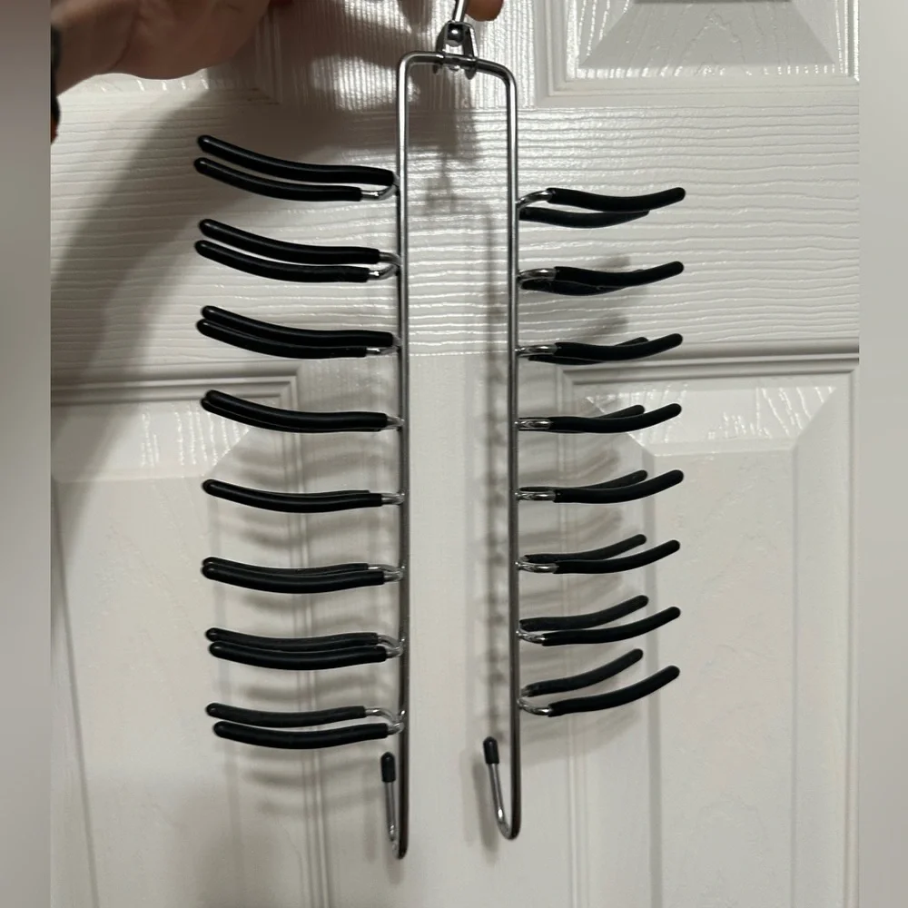 Honey-Can-Do swivel hook hangers